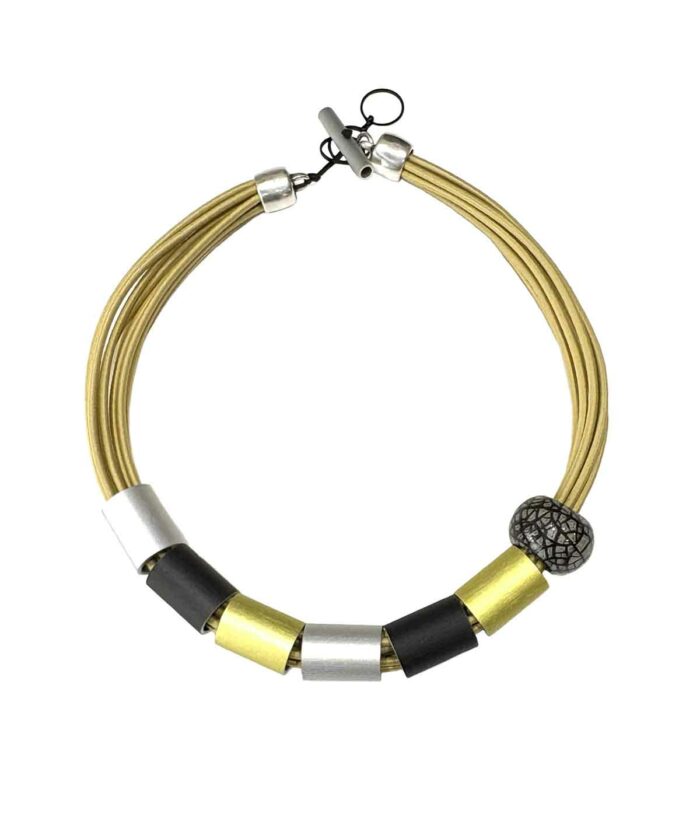 Aventurine, bijoux de créateur, bijoux originaux, bijoux colorés, collier Cécile jaune métallisé, noir, gris de Christina Brampti