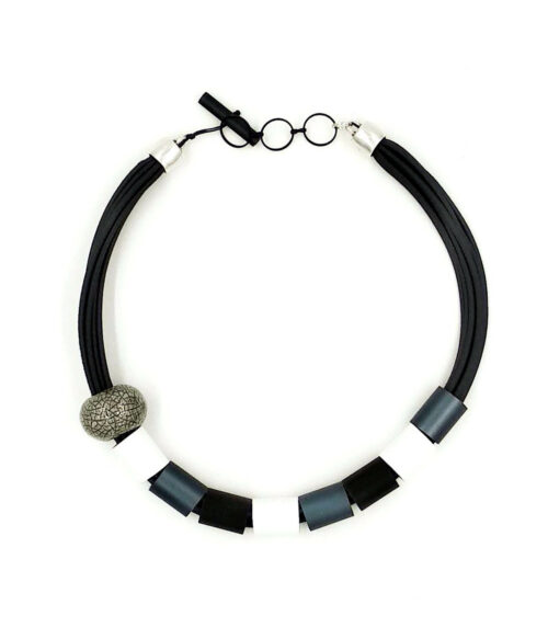 Aventurine, bijoux de créateur, bijoux originaux, bijoux colorés, Collier CECILE, gris-orange-argenté de Christina Brampti