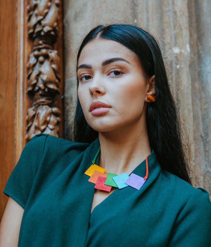 Aventurine, bijoux de créateurs, bijoux originaux, bijoux colorés, Oana Millet, Collier Oana, multicolore