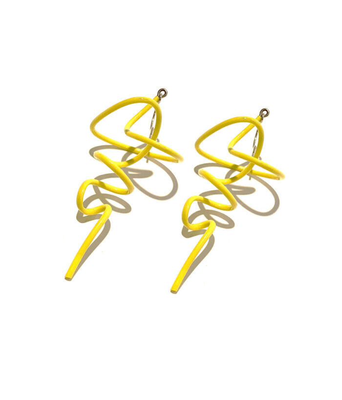 Samuel Coraux, boucles d'oreilles jaunes, bijoux de créateur