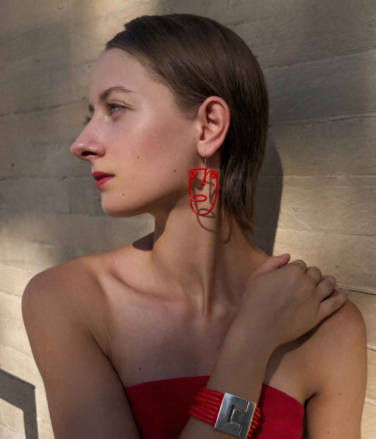 Aventurine, bijoux de créateurs, bijoux originaux, bijoux fantaisie, boucles d'oreilles Sasha - rouge- de Samuel Coraux