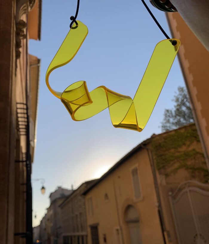 Aventurine, Christina Brampti, Collier Volute, jaune fluo, 2, bijoux de créateurs, bijoux fantaisie, bijoux originaux
