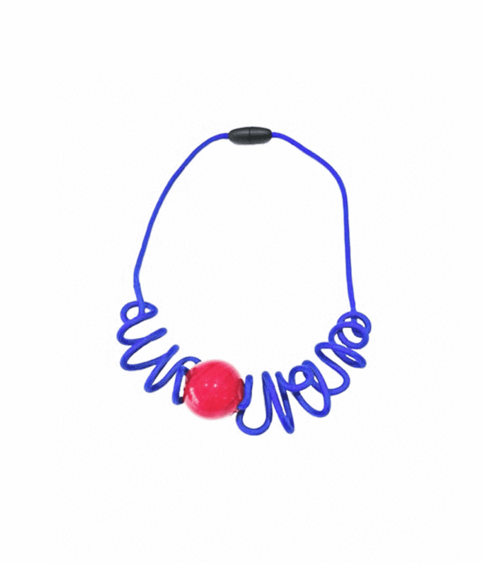 Aventurine, bijoux de créateurs, bijoux originaux, collier Suzane, bleu avec une perle rouge de Samuel Coraux