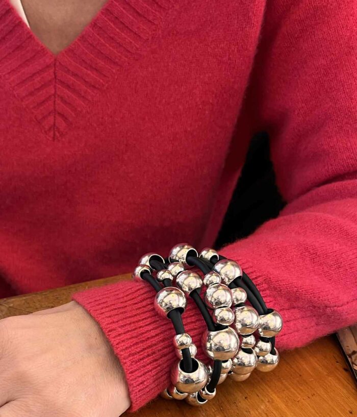 Aventurine, bijoux de créateur, bijoux originaux, bijoux colorés, bracelet Cosmica noir et argenté de Samuel Coraux