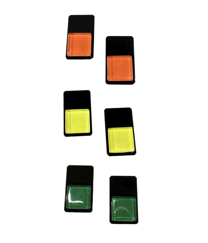 Aventurine, bijoux de créateur, bijoux originaux, bijoux colorés, boucles d'oreilles Celita, noir-orange, jaune et vert de Christina Brampti