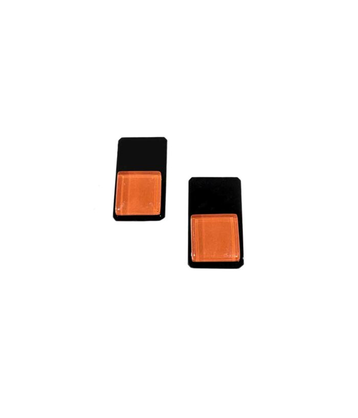 Aventurine, bijoux de créateur, bijoux originaux, bijoux colorés, boucles d'oreilles Celita, noir-orange de Christina Brampti