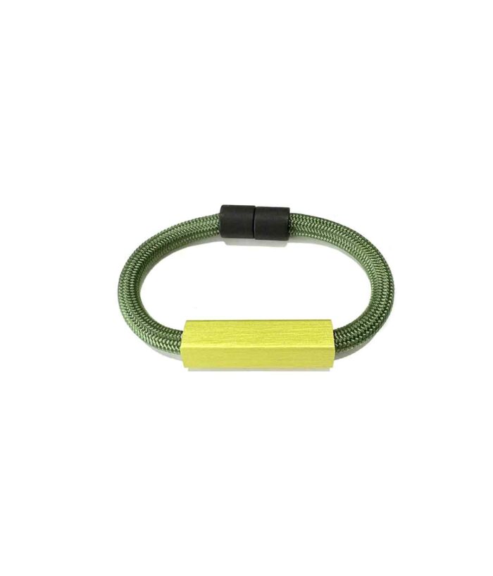 Aventurine, bijoux de créateur, bijoux originaux, bijoux colorés, bracelet Graphik vert et jaune métallique de Christina Brampti.