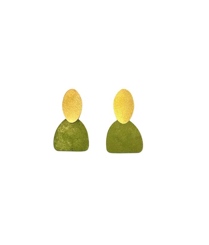 Aventurine, bijoux de créateur, bijoux originaux, bijoux colorés, boucles d'oreilles France, doré et vert olive de Foteini Liami