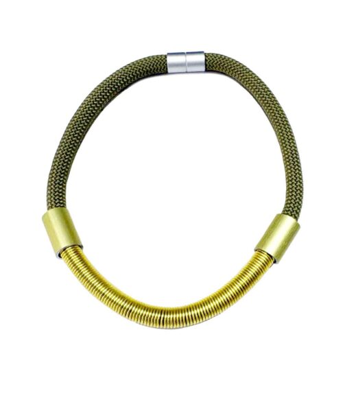 Aventurine, bijoux de créateur, bijoux originaux, bijoux colorés, collier Cyliane, vert et jaune métallisé de Christina Brampti